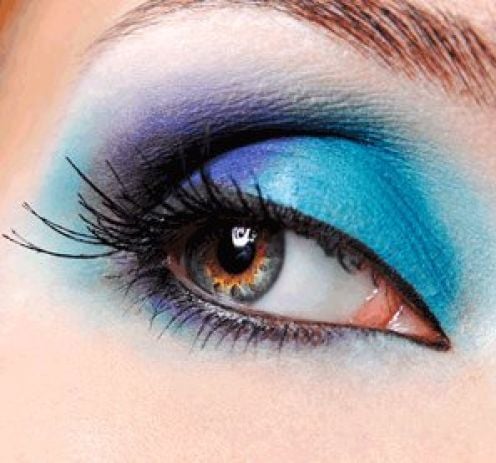 pic of girl with eye shadow in blues